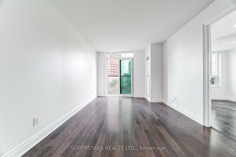 Photo 15 at 524 - 25 Greenview Avenue, Newtonbrook West, Toronto
