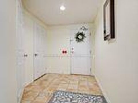 Photo 4 at 905 - 7 Bishop Avenue, Newtonbrook East, Toronto