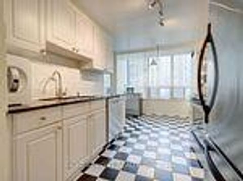 Photo 9 at 905 - 7 Bishop Avenue, Newtonbrook East, Toronto