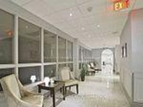 Photo 18 at 905 - 7 Bishop Avenue, Newtonbrook East, Toronto