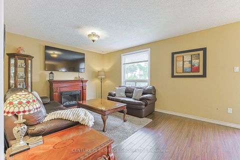 Photo 6 at 143 Thoms Crescent, Central Newmarket, Newmarket