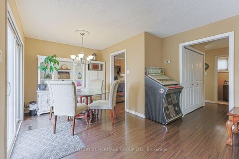 Photo 11 at 143 Thoms Crescent, Central Newmarket, Newmarket