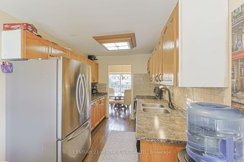 Photo 15 at 143 Thoms Crescent, Central Newmarket, Newmarket