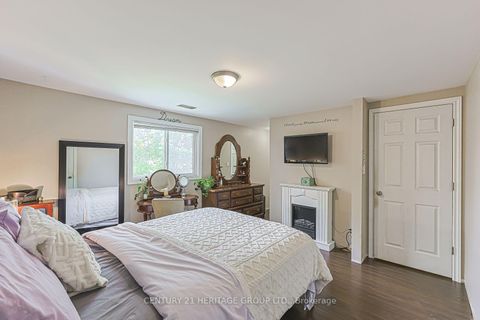 Photo 22 at 143 Thoms Crescent, Central Newmarket, Newmarket