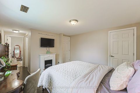 Photo 24 at 143 Thoms Crescent, Central Newmarket, Newmarket