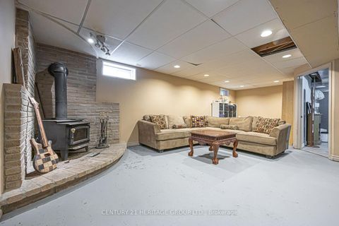 Photo 34 at 143 Thoms Crescent, Central Newmarket, Newmarket