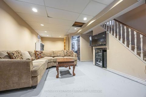 Photo 36 at 143 Thoms Crescent, Central Newmarket, Newmarket