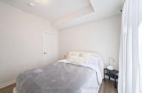 Photo 9 at 813 - 10 Abeja Street, Concord, Vaughan
