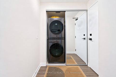 Photo 15 at 813 - 10 Abeja Street, Concord, Vaughan