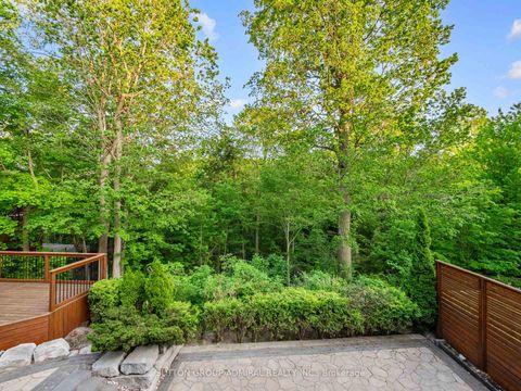 Photo 2 at 35 Wentworth Avenue, Westgate, Toronto