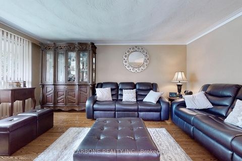 Photo 5 at 105 Hallsport Crescent, CFB, Toronto