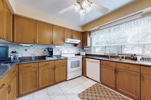 Photo 11 at 105 Hallsport Crescent, CFB, Toronto
