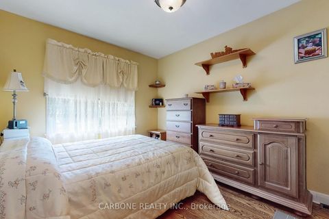 Photo 20 at 105 Hallsport Crescent, CFB, Toronto