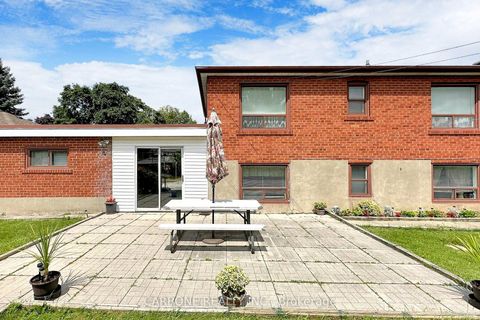 Photo 37 at 105 Hallsport Crescent, CFB, Toronto