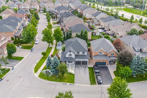 Photo 3 at 162 Corner Brook Crescent, Vellore Village, Vaughan