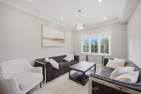 Photo 7 at 162 Corner Brook Crescent, Vellore Village, Vaughan