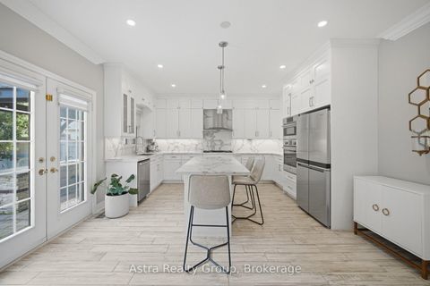 Photo 12 at 162 Corner Brook Crescent, Vellore Village, Vaughan