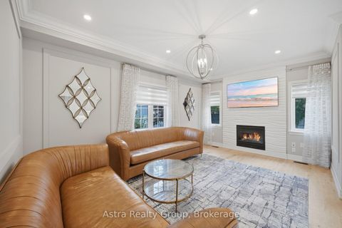 Photo 13 at 162 Corner Brook Crescent, Vellore Village, Vaughan
