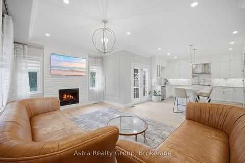 Photo 14 at 162 Corner Brook Crescent, Vellore Village, Vaughan