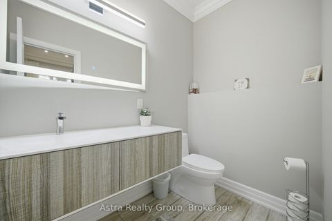Photo 15 at 162 Corner Brook Crescent, Vellore Village, Vaughan