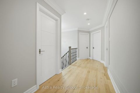 Photo 17 at 162 Corner Brook Crescent, Vellore Village, Vaughan