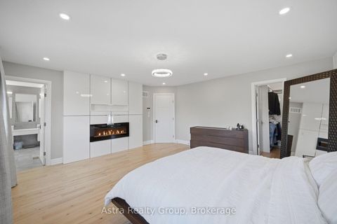 Photo 19 at 162 Corner Brook Crescent, Vellore Village, Vaughan