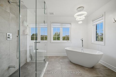 Photo 21 at 162 Corner Brook Crescent, Vellore Village, Vaughan