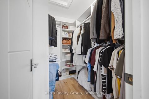 Photo 22 at 162 Corner Brook Crescent, Vellore Village, Vaughan