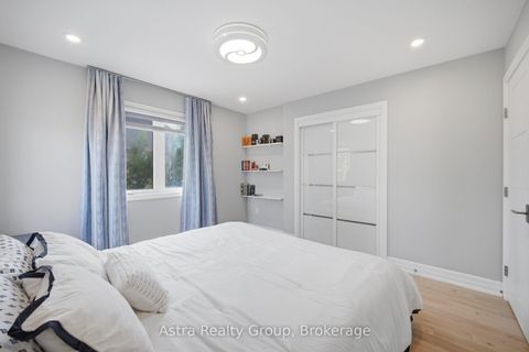 Photo 24 at 162 Corner Brook Crescent, Vellore Village, Vaughan