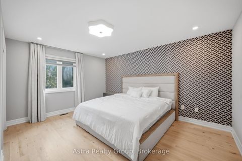 Photo 28 at 162 Corner Brook Crescent, Vellore Village, Vaughan