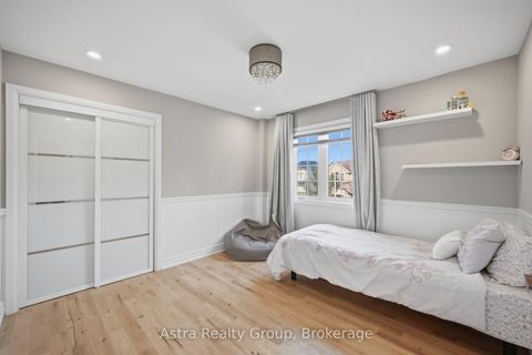 Photo 30 at 162 Corner Brook Crescent, Vellore Village, Vaughan