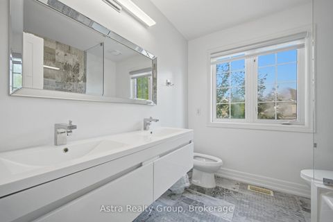 Photo 32 at 162 Corner Brook Crescent, Vellore Village, Vaughan