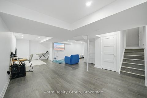 Photo 34 at 162 Corner Brook Crescent, Vellore Village, Vaughan