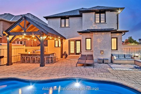 Photo 41 at 162 Corner Brook Crescent, Vellore Village, Vaughan