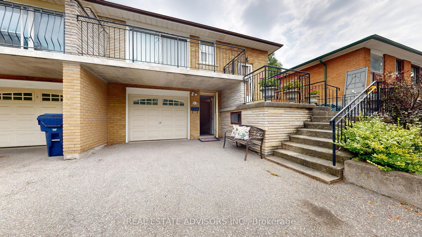 57 Hucknall Road, York University Heights, Toronto photo 1