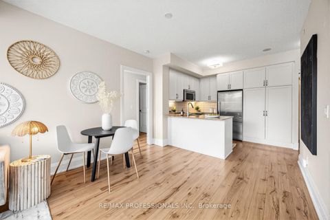 Photo 8 at 417 - 2 Old Mill Drive, Swansea, Toronto