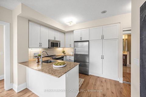 Photo 9 at 417 - 2 Old Mill Drive, Swansea, Toronto