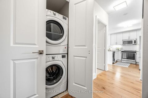 Photo 23 at 417 - 2 Old Mill Drive, Swansea, Toronto
