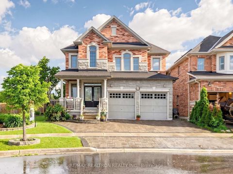 Photo 1 at 15 Motley Court, Jefferson, Richmond Hill
