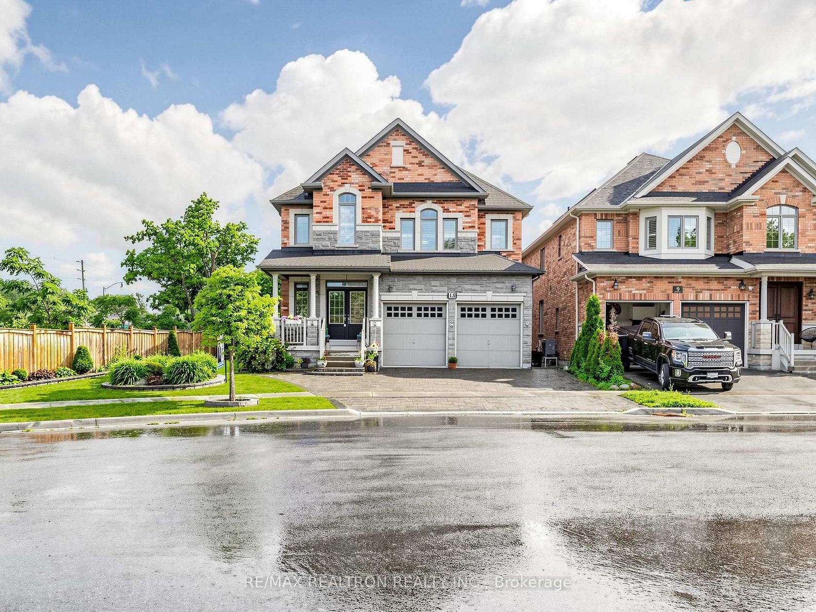 15 Motley Court, Jefferson, Richmond Hill photo 0
