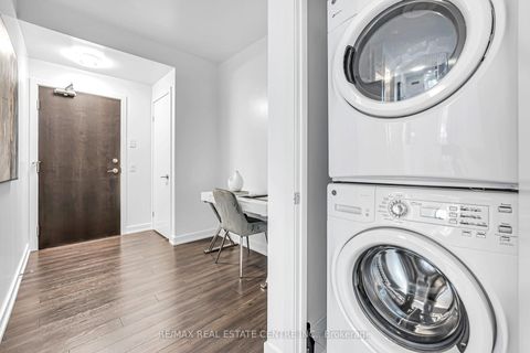 Photo 3 at 809 - 10 Park Lawn Road, Mimico, Toronto