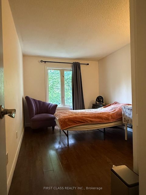 Photo 7 at 17 Harnworth Drive, Hillcrest Village, Toronto