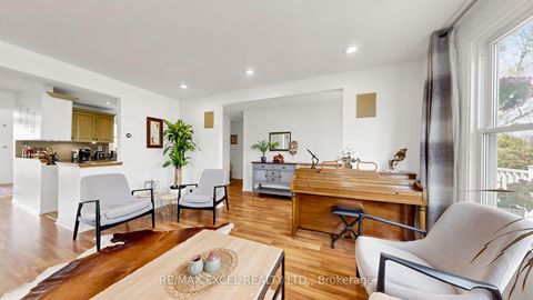Photo 4 at 2 Hughes Street, Oak Ridges, Richmond Hill