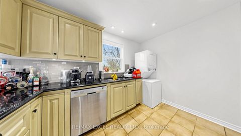 Photo 10 at 2 Hughes Street, Oak Ridges, Richmond Hill