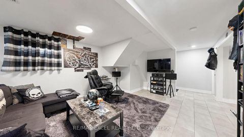 Photo 26 at 2 Hughes Street, Oak Ridges, Richmond Hill