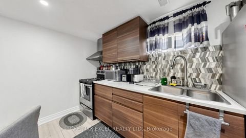 Photo 34 at 2 Hughes Street, Oak Ridges, Richmond Hill