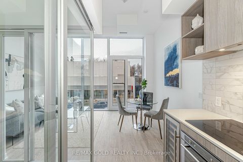 Photo 12 at 216 - 2020 Bathurst Street, Cedarvale, Toronto