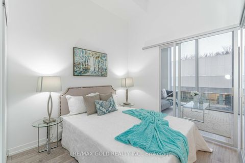 Photo 16 at 216 - 2020 Bathurst Street, Cedarvale, Toronto