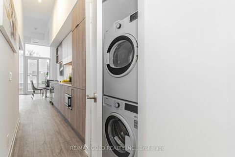Photo 22 at 216 - 2020 Bathurst Street, Cedarvale, Toronto