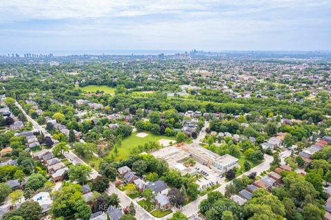 Photo 27 at 216 - 2020 Bathurst Street, Cedarvale, Toronto